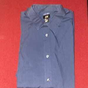 I’m selling a navy blue button up long sleeve from H&M size large